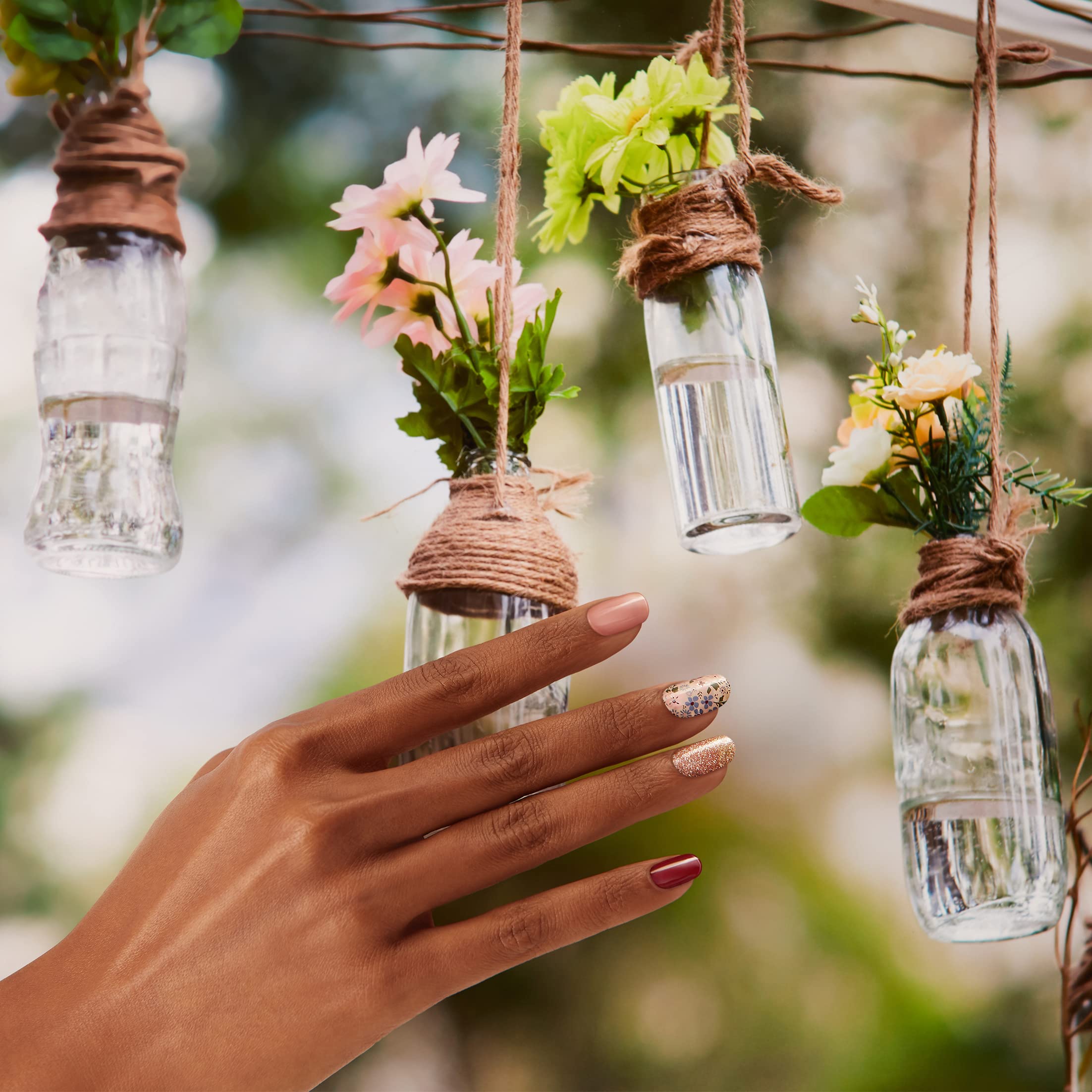 Dashing Diva Gloss Nail Strips - Wild Flower | UV Free, Long Lasting, Floral Nail Stickers with Pink Accent Nails | Contains 32 Nail Wraps, 1 Prep Pad, 1 Nail File - Image 4